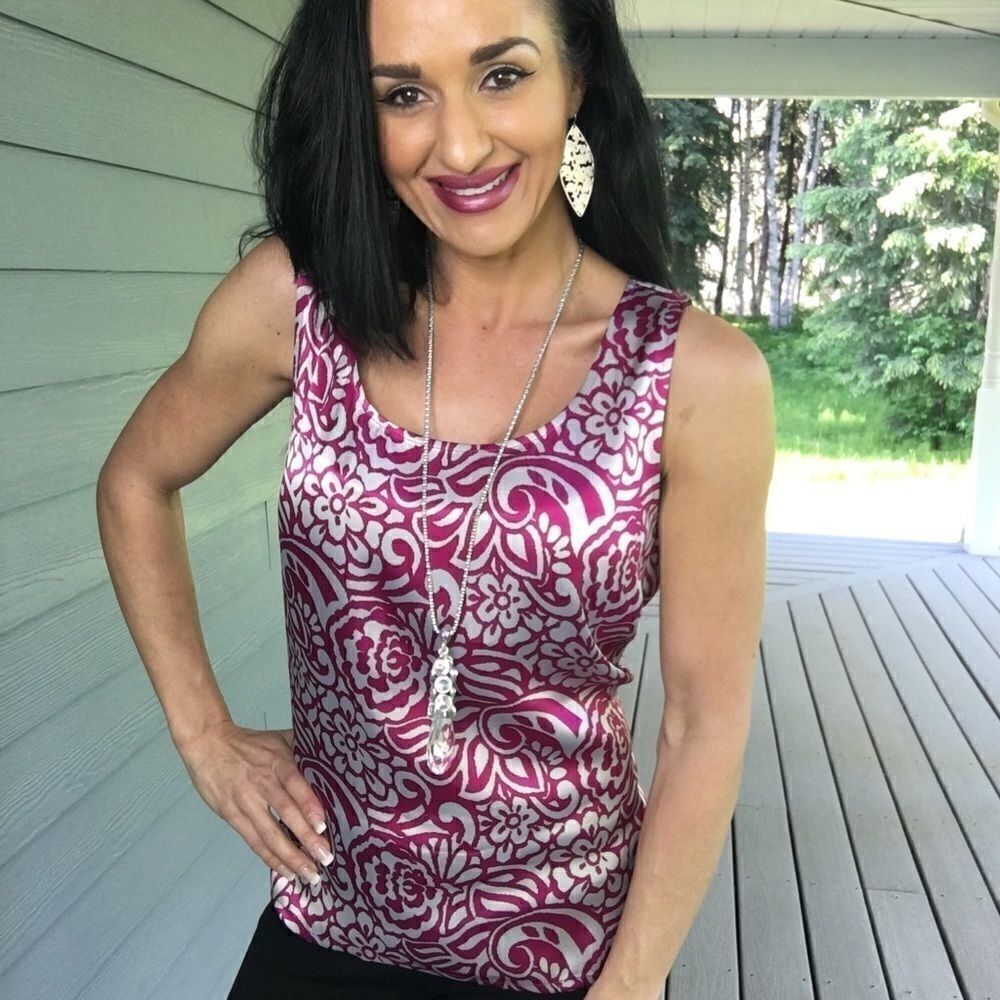 Chico’s pink grey floral silky sleeveless blouse - Picture 3 of 8